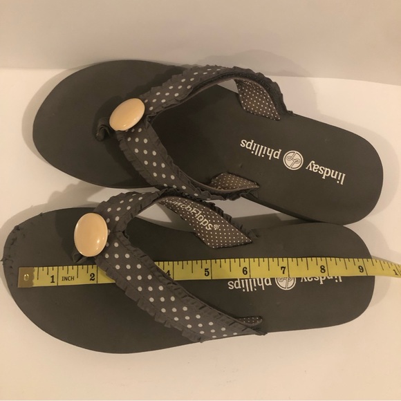 3/$20 Lindsay Phillips Flip Flops 🩴 - Picture 10 of 12